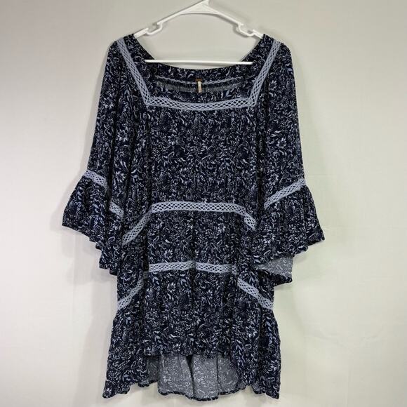 Free People Blue and White Oversized Floral Peasant Tunic Size Large RR0843 - Picture 2 of 9